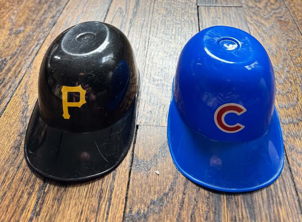 VTG MLB Mini Baseball Helmet Ice Cream Bowls Pirates and Chicago Cubs (2 pcs)